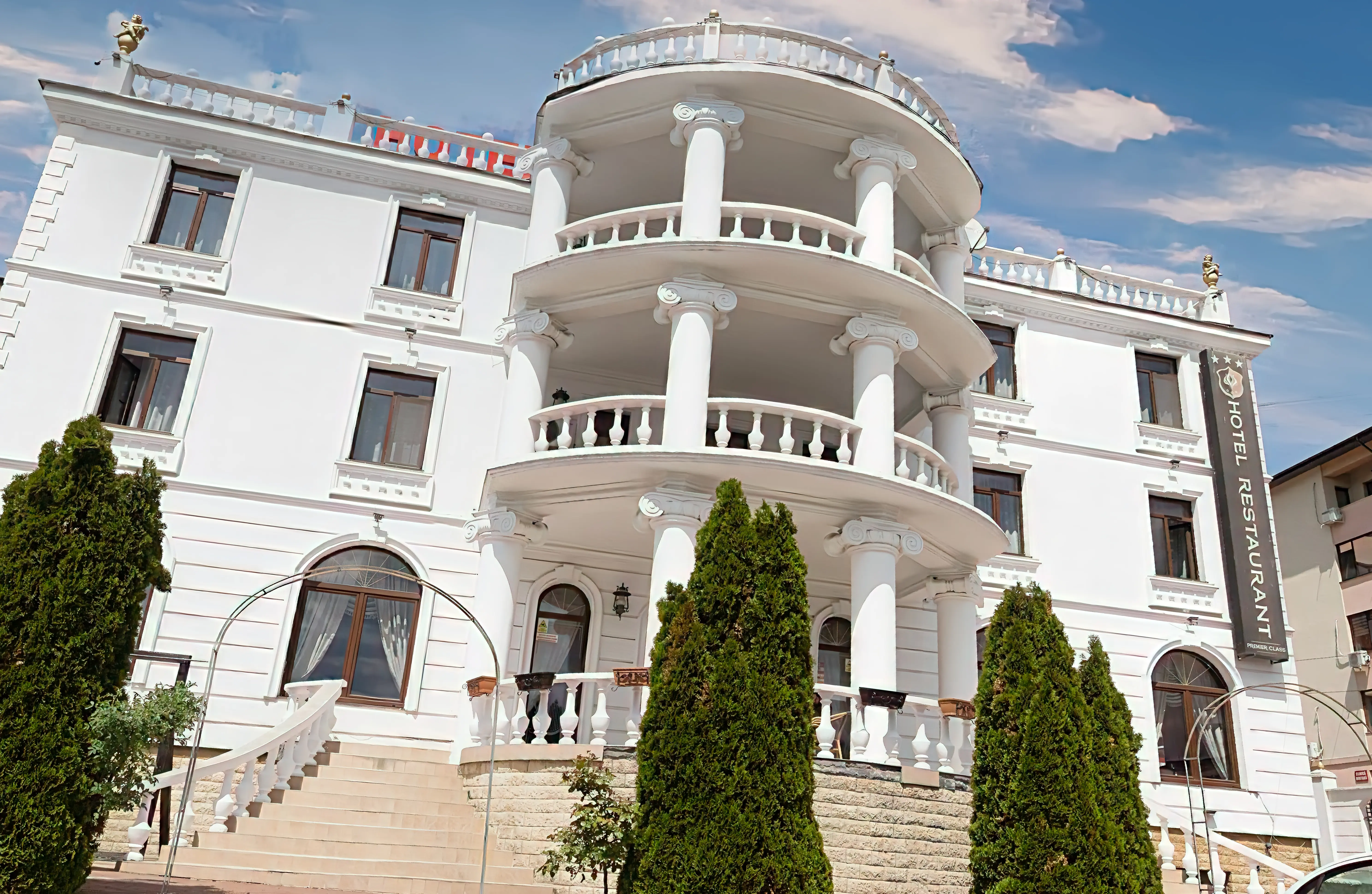 Hotel De vanzare Iasi - 3.449.000 EUR, 4600 mp - Relora Imobiliare